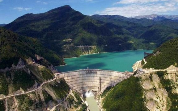 The role of dams in holding back major floods